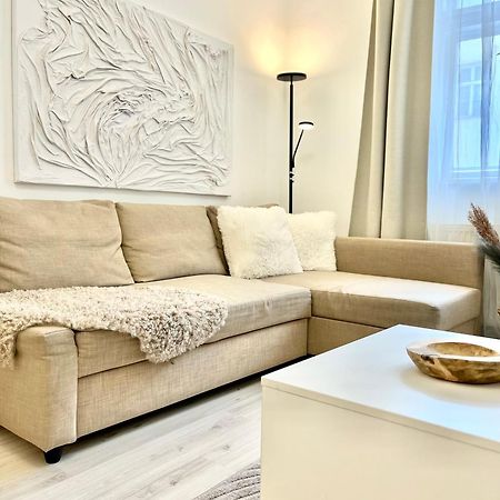 James Bond Apartment Top Location Air Conditioned Братислава Экстерьер фото